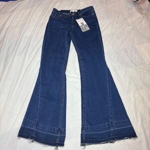 Almost Famous‎ Women Super High Rise Flare Leg Jeans Dark Wash Size 5 New